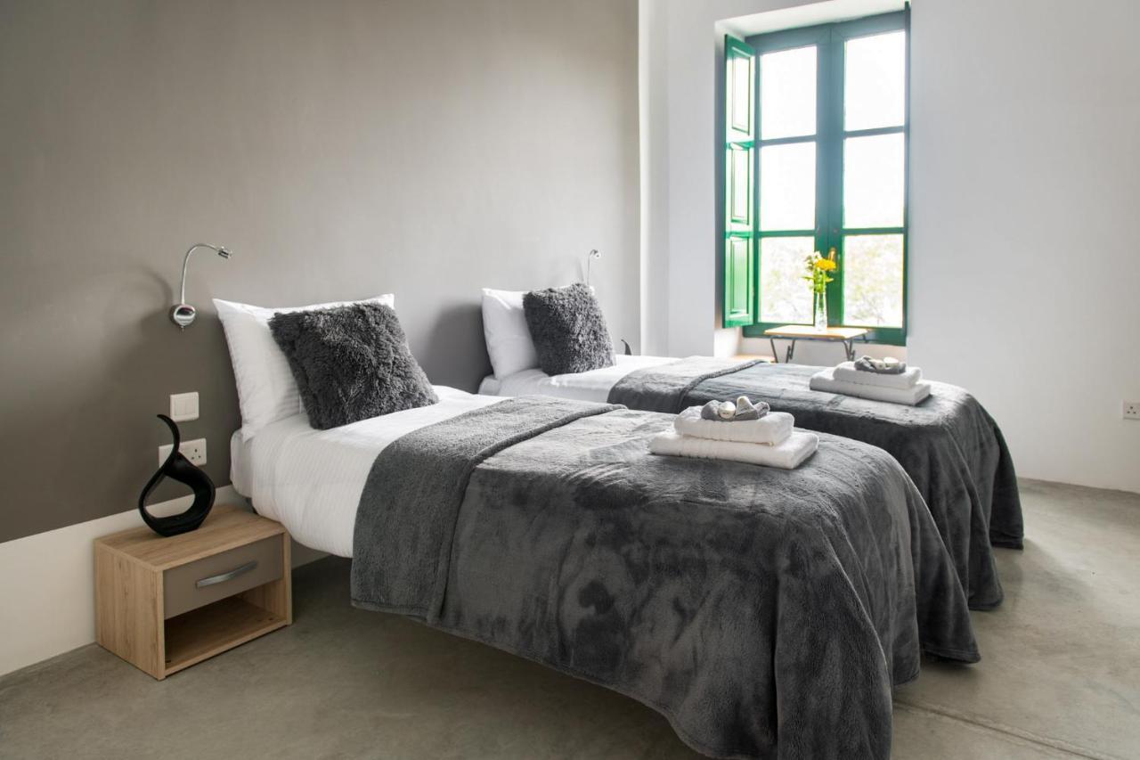 Privilege Suite Pietà Buitenkant foto