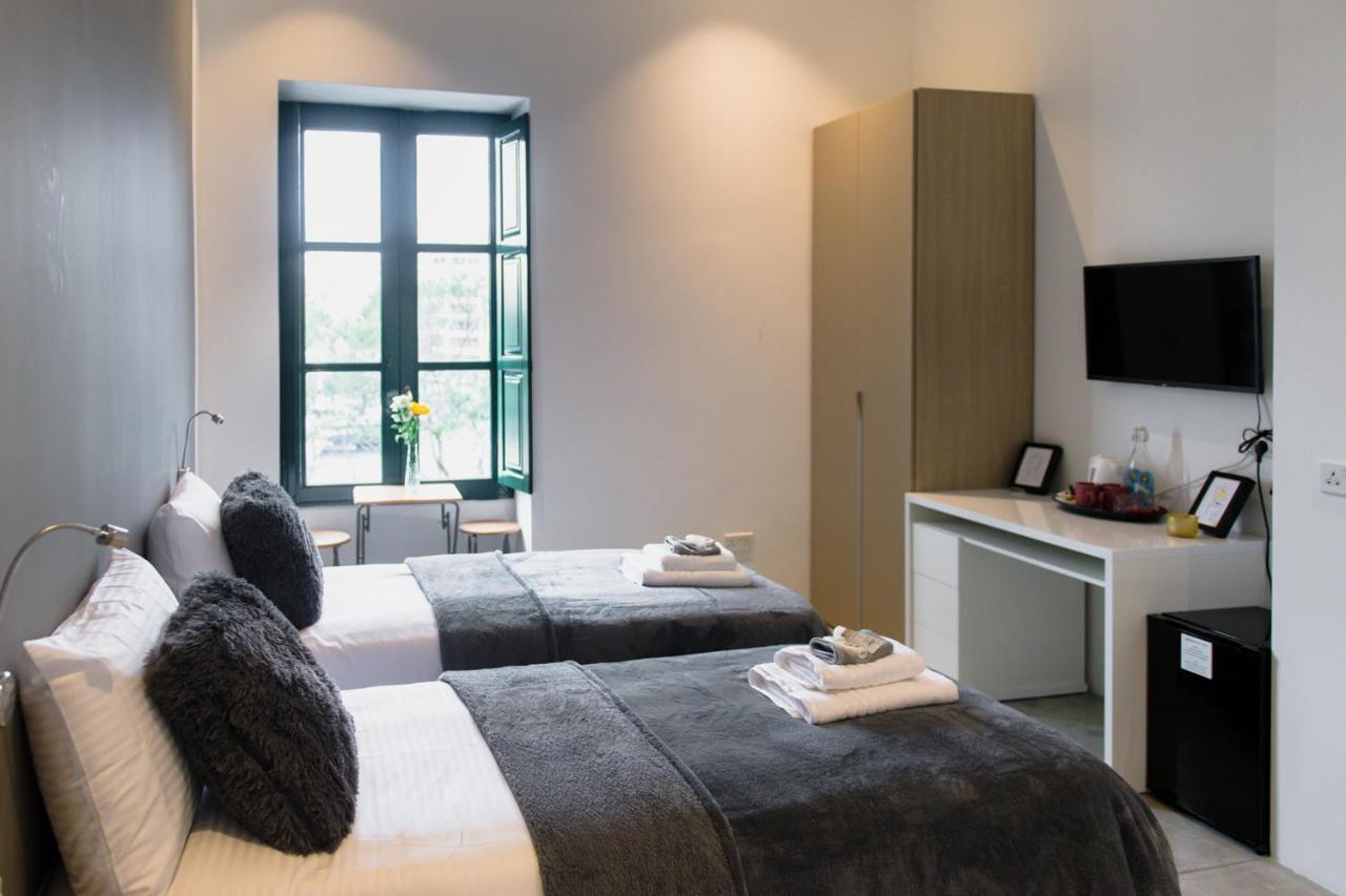Privilege Suite Pietà Buitenkant foto