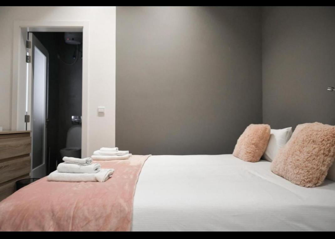 Privilege Suite Pietà Buitenkant foto